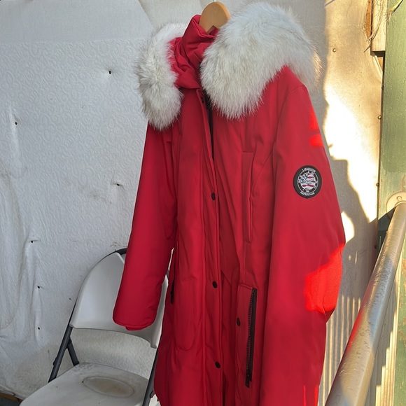 Luxury Red and White Fox Fur Coat - Picture 4 of 5